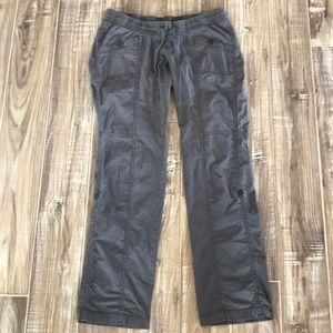 Old Navy Maternity Low Rise covetable cargos, XS